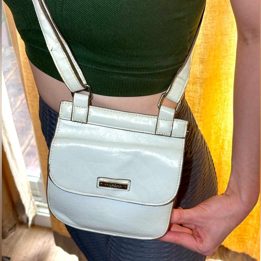 Nygard Collection Cream Purse